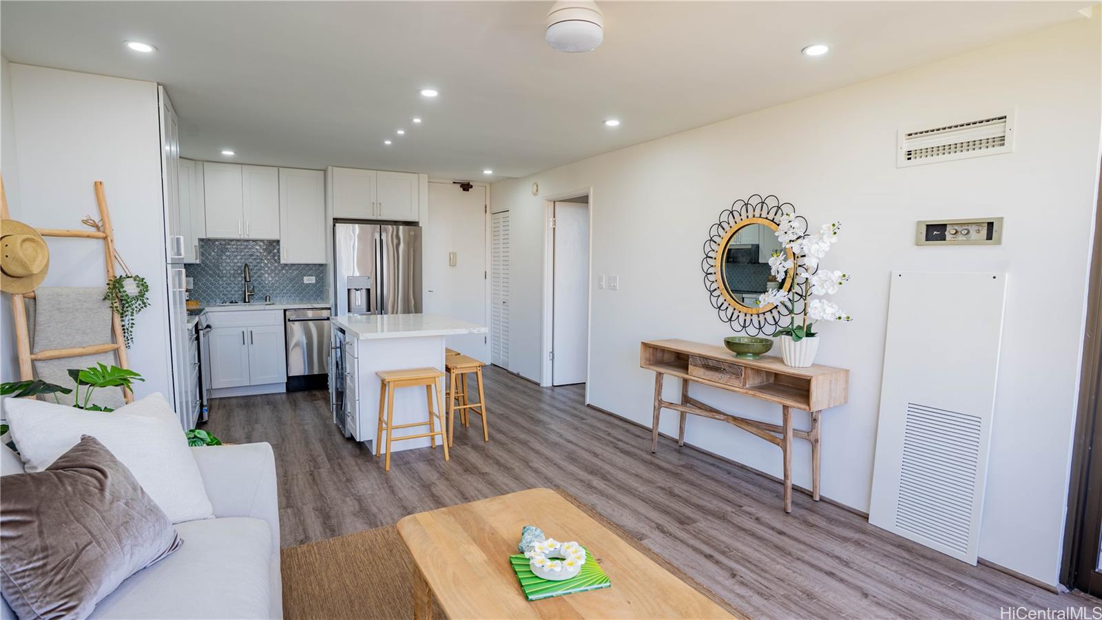 411 Hobron Lane  Unit 1212