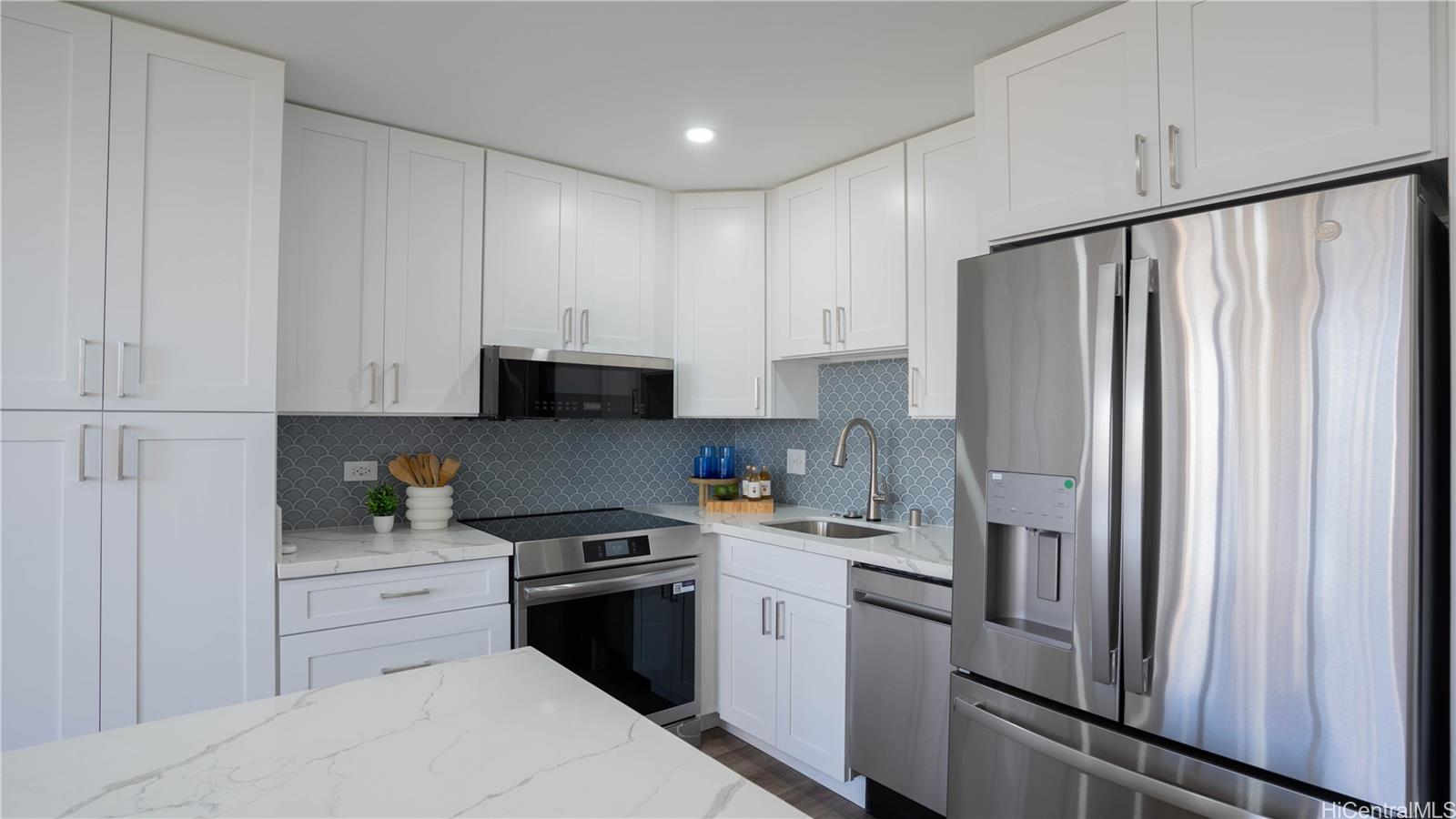 411 Hobron Lane  Unit 1212