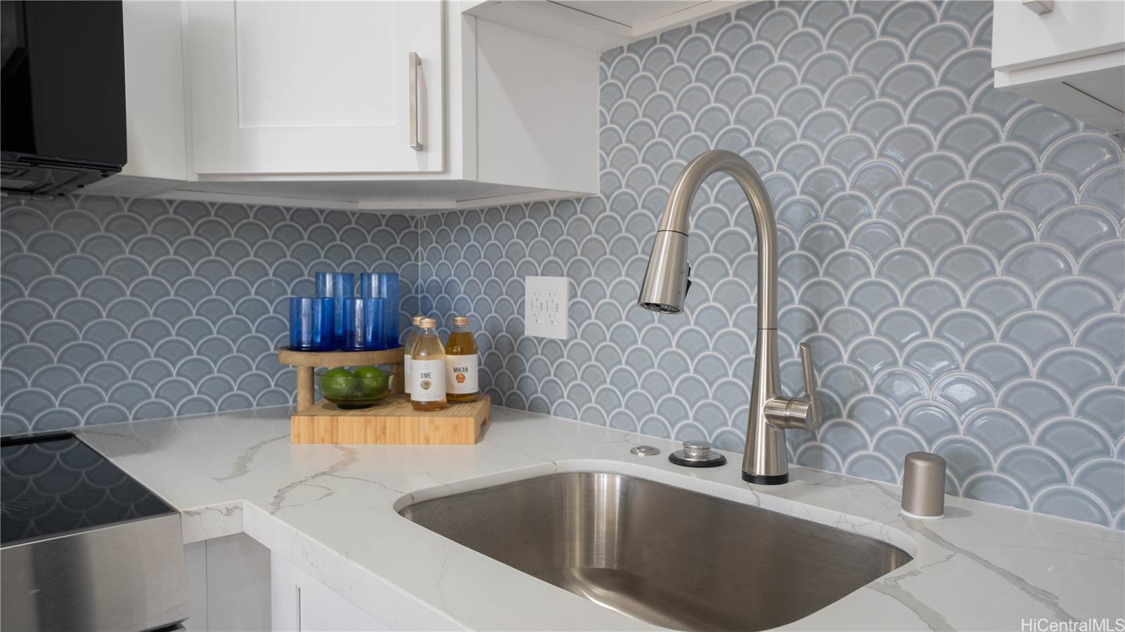 411 Hobron Lane  Unit 1212