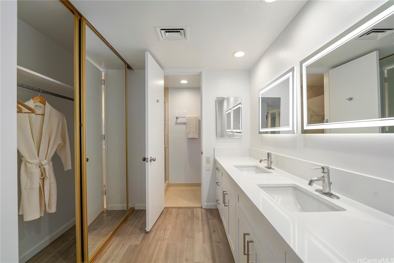 4999 Kahala Avenue  Unit 324