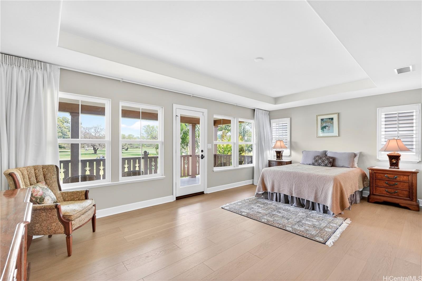 Photo 11 of 25