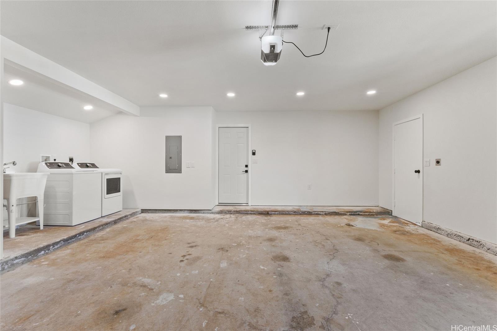 95-111 Eulu Place