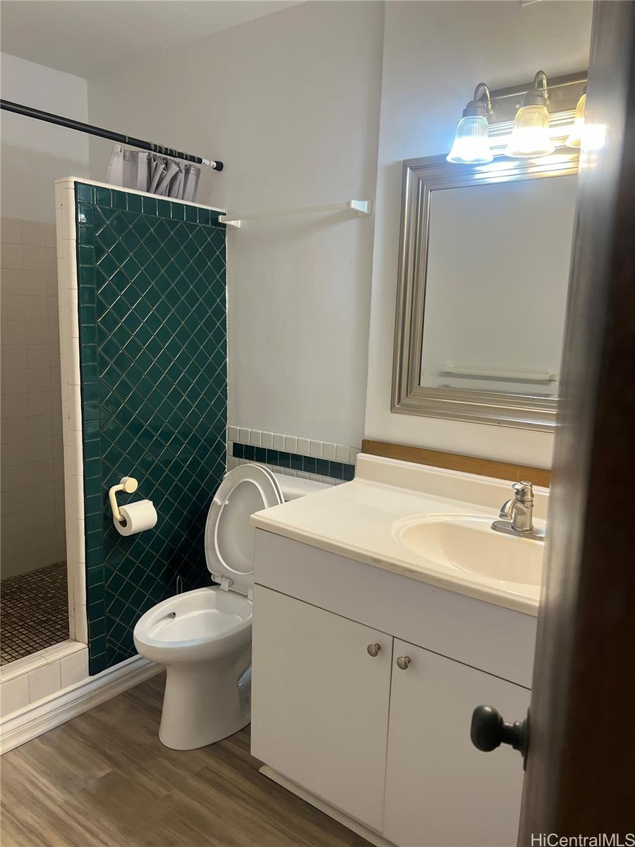 Photo 9 of 25