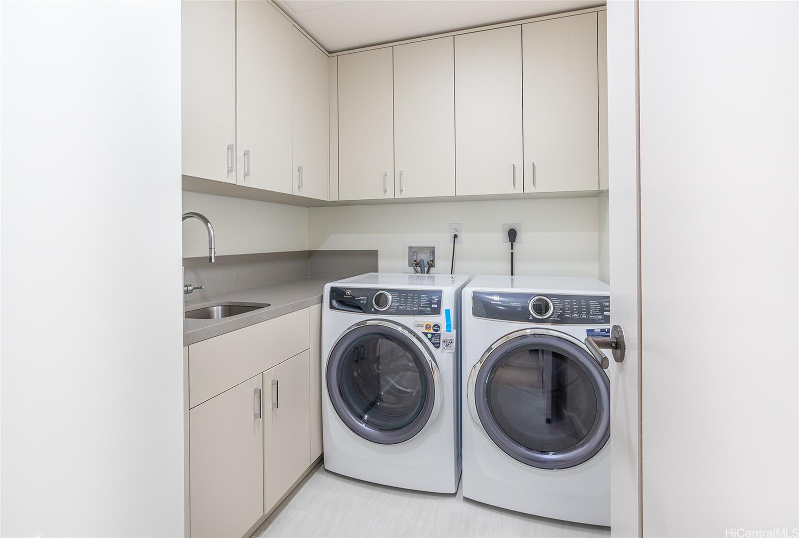 1100 Ala Moana Boulevard  Unit 3402