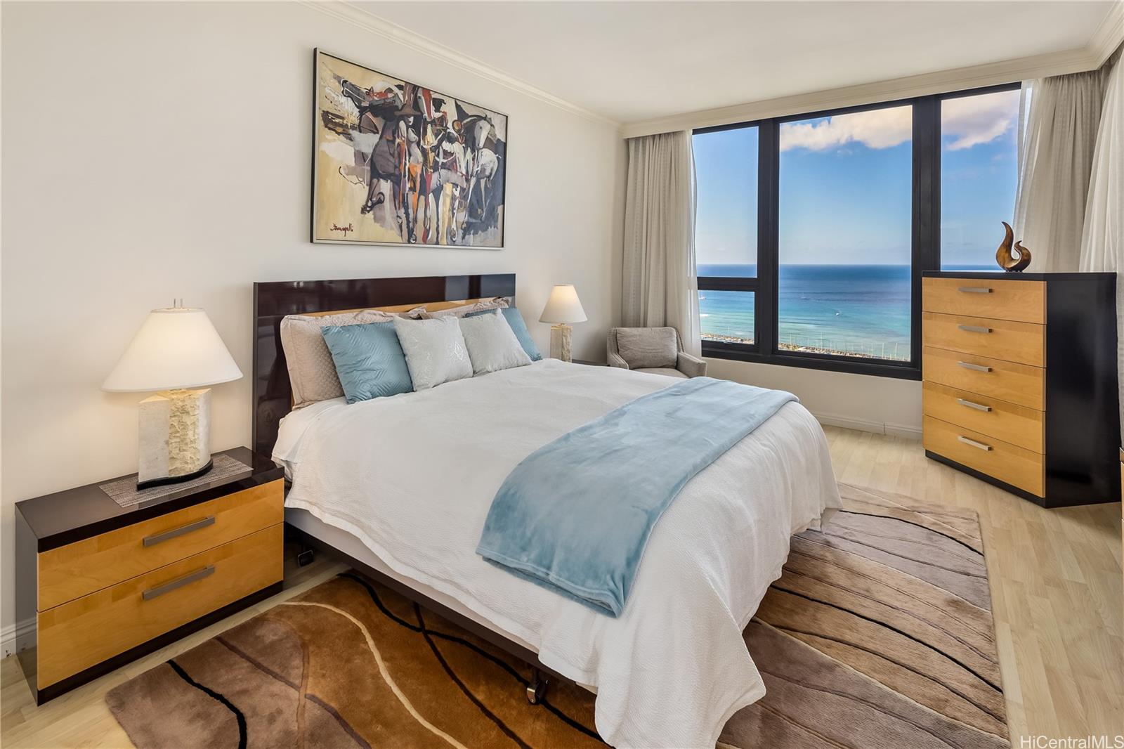 Photo 12 of 24