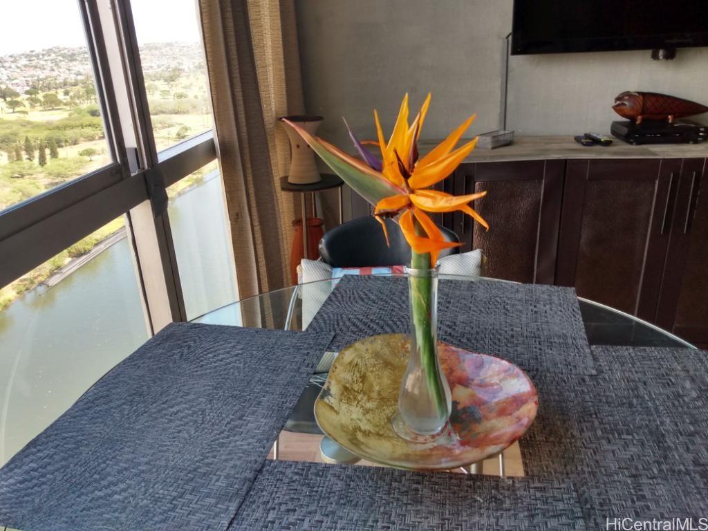 Photo 4 of 5