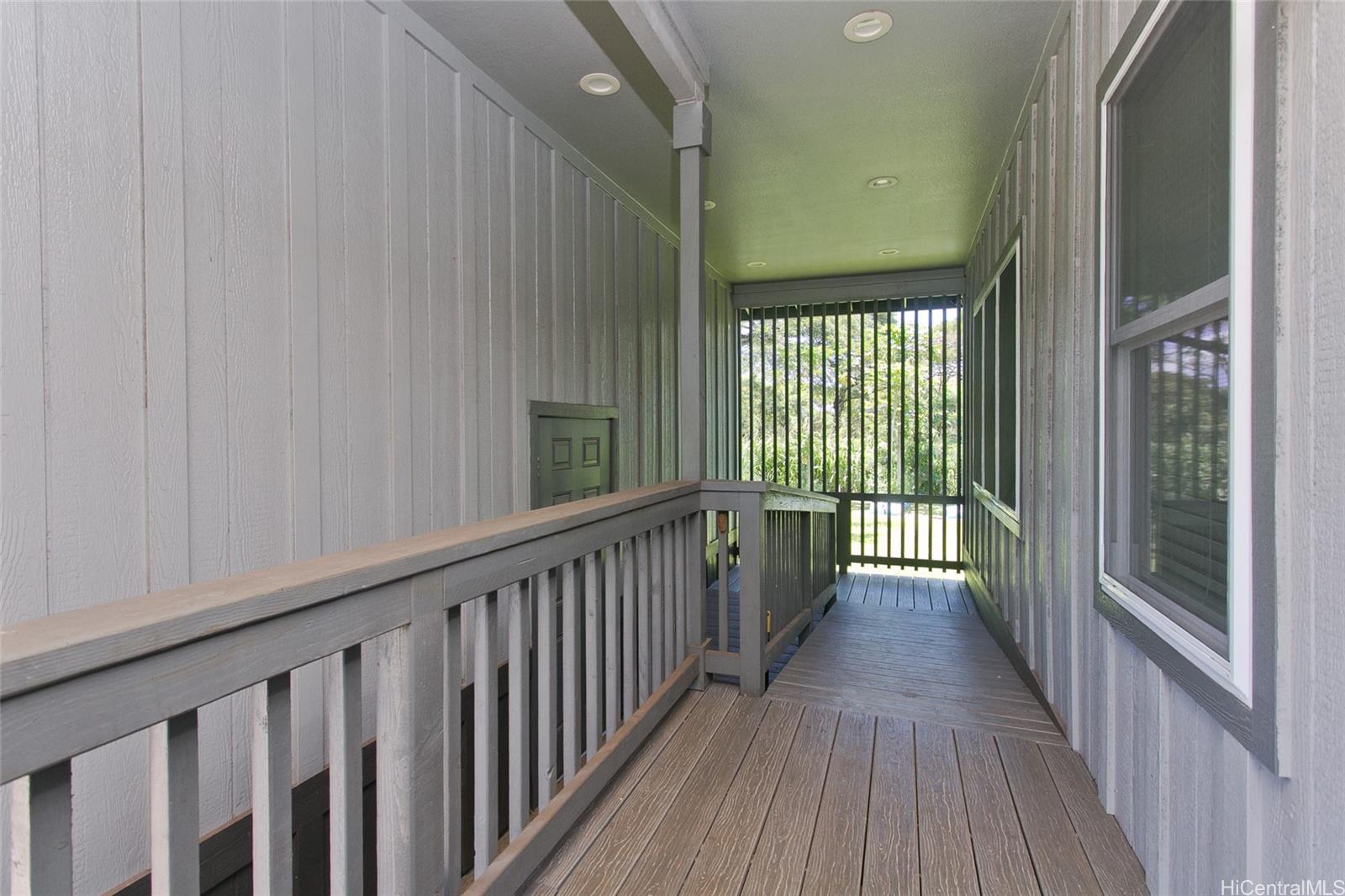 Photo 4 of 25