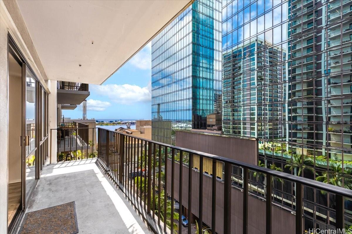 225 Queen Street  Unit 11E