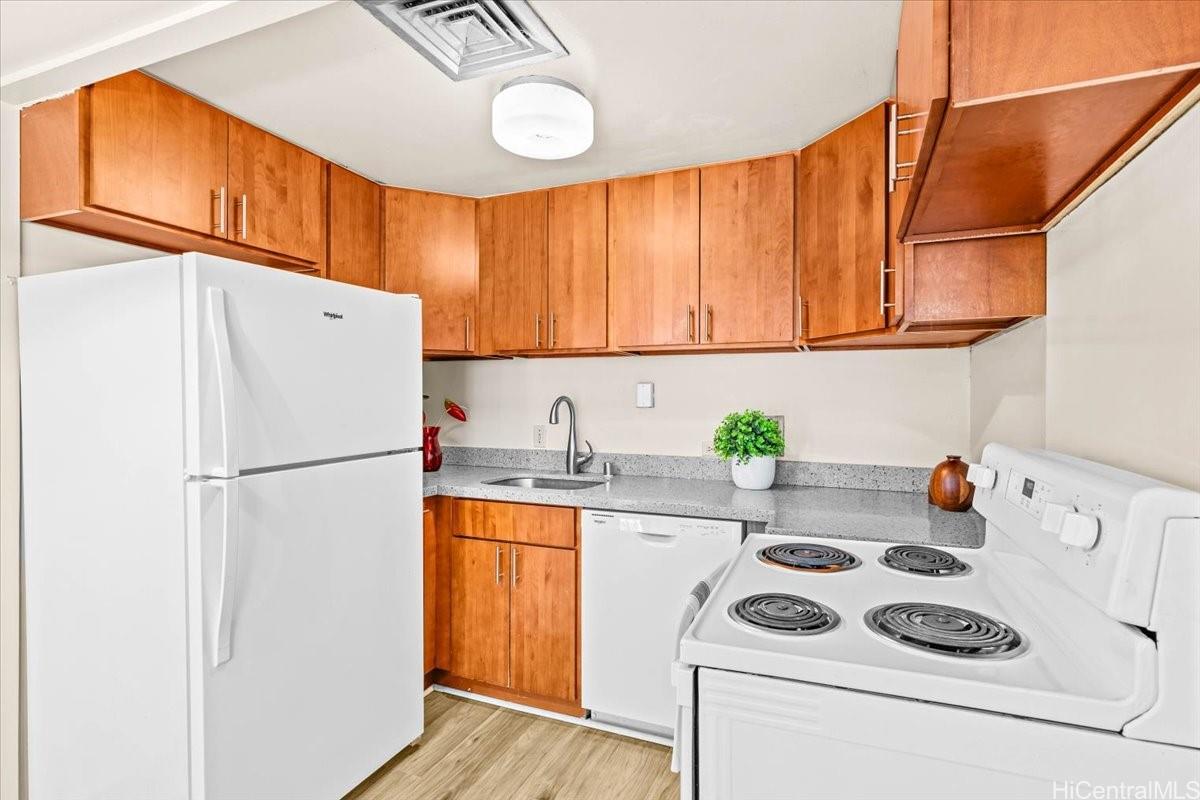 225 Queen Street  Unit 11E