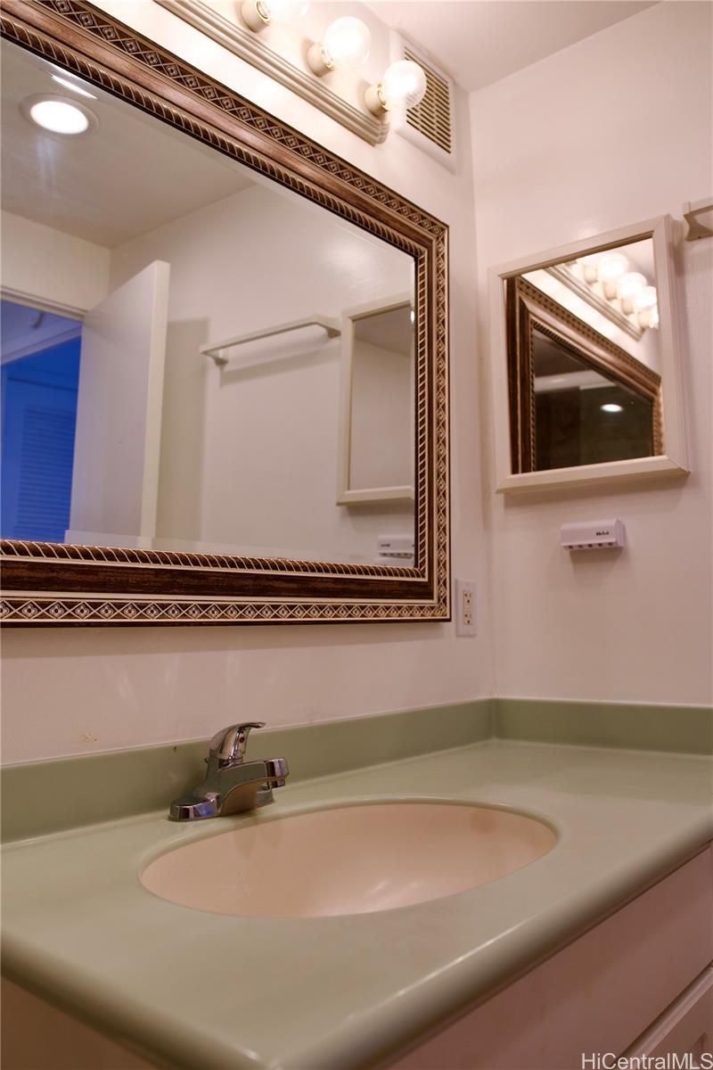 1720 Ala Moana Boulevard  Unit B508