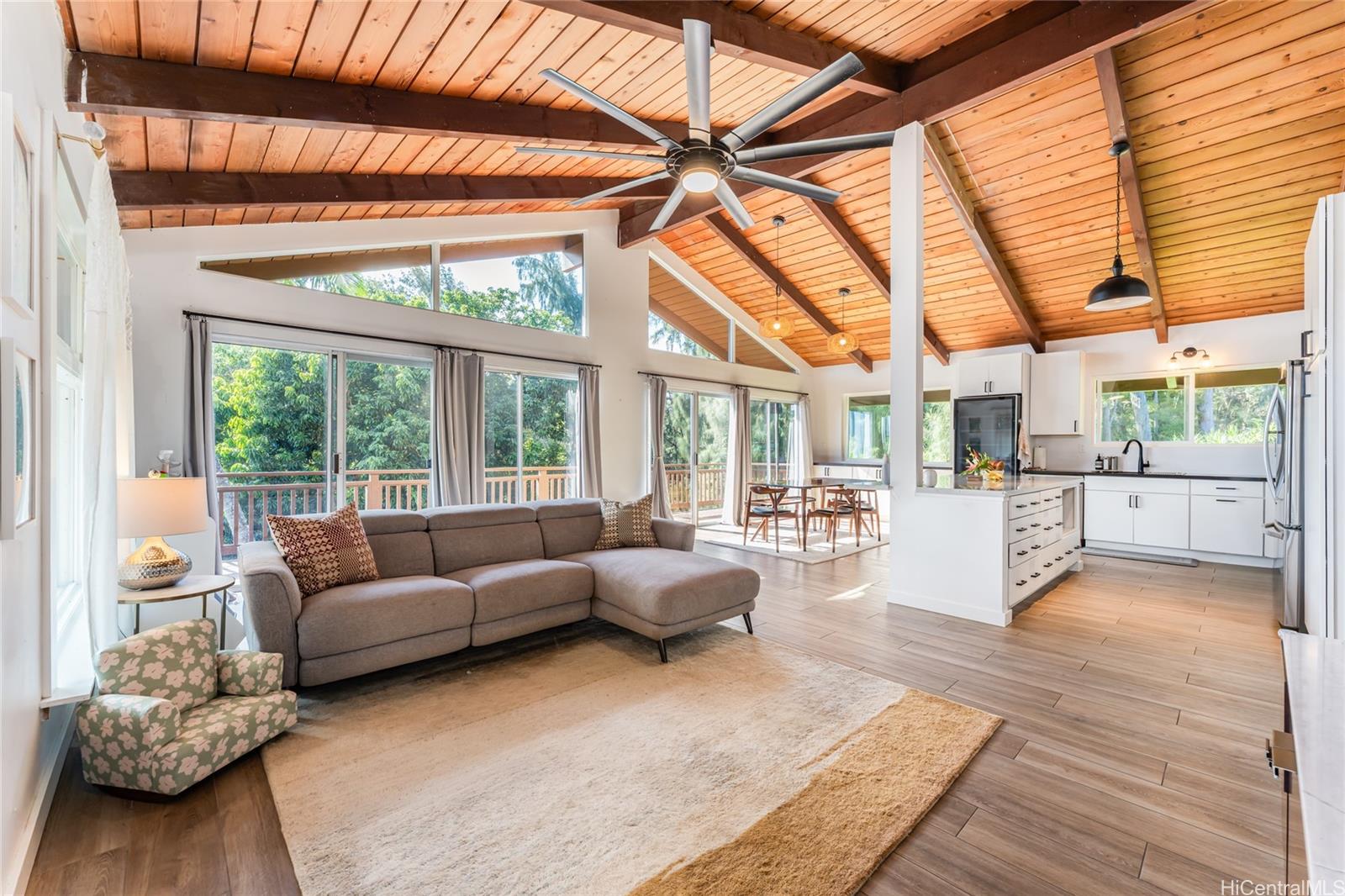 2071 Kilakila Drive