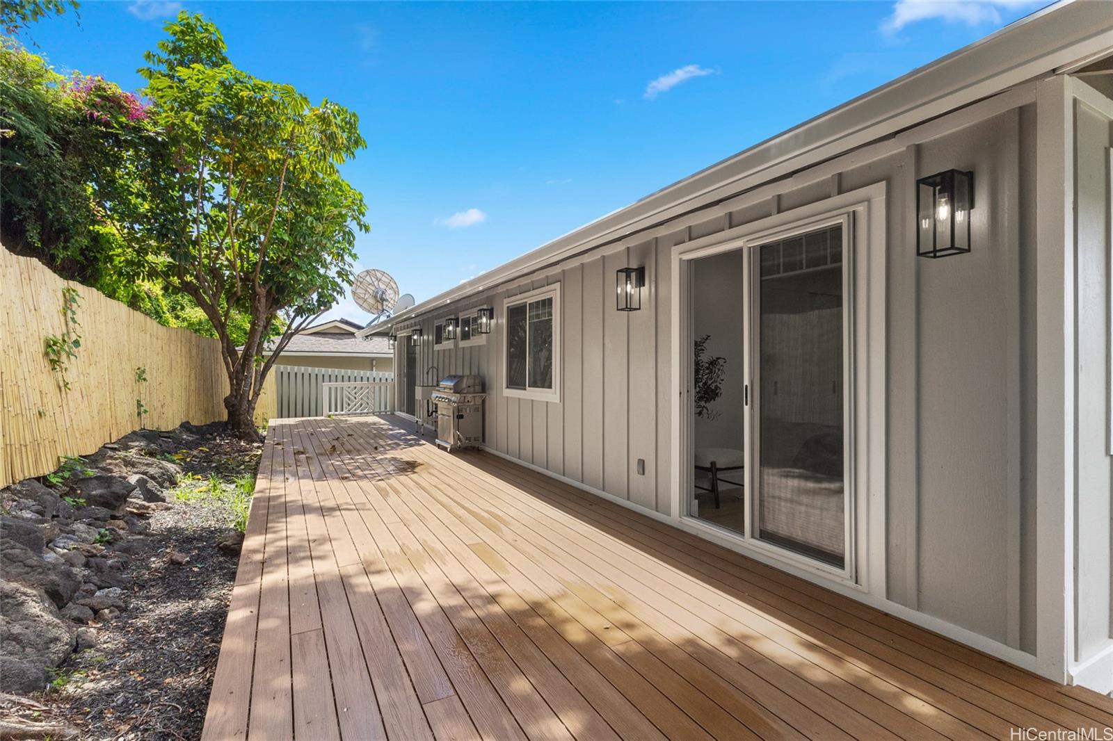 1482 Kalaepohaku Street
