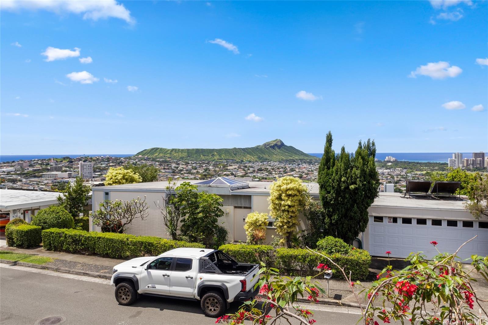 1482 Kalaepohaku Street