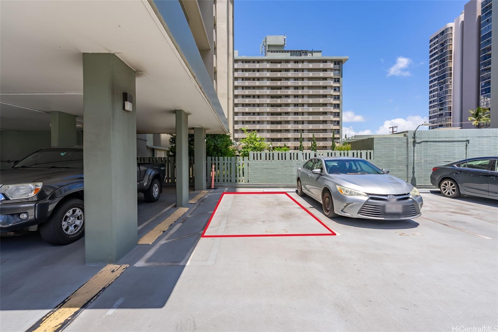 2637 Kuilei Street  Unit A75