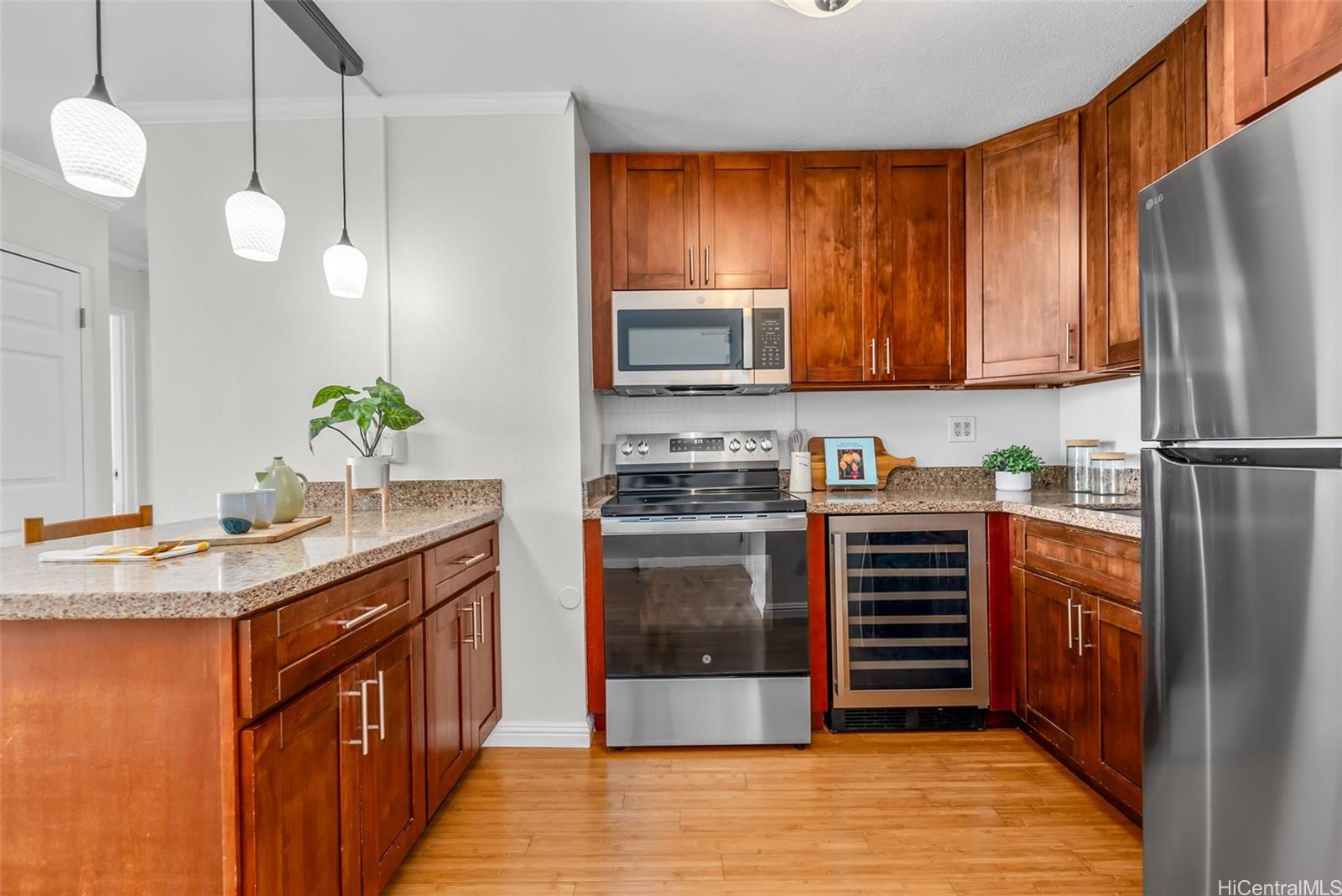2637 Kuilei Street  Unit A75