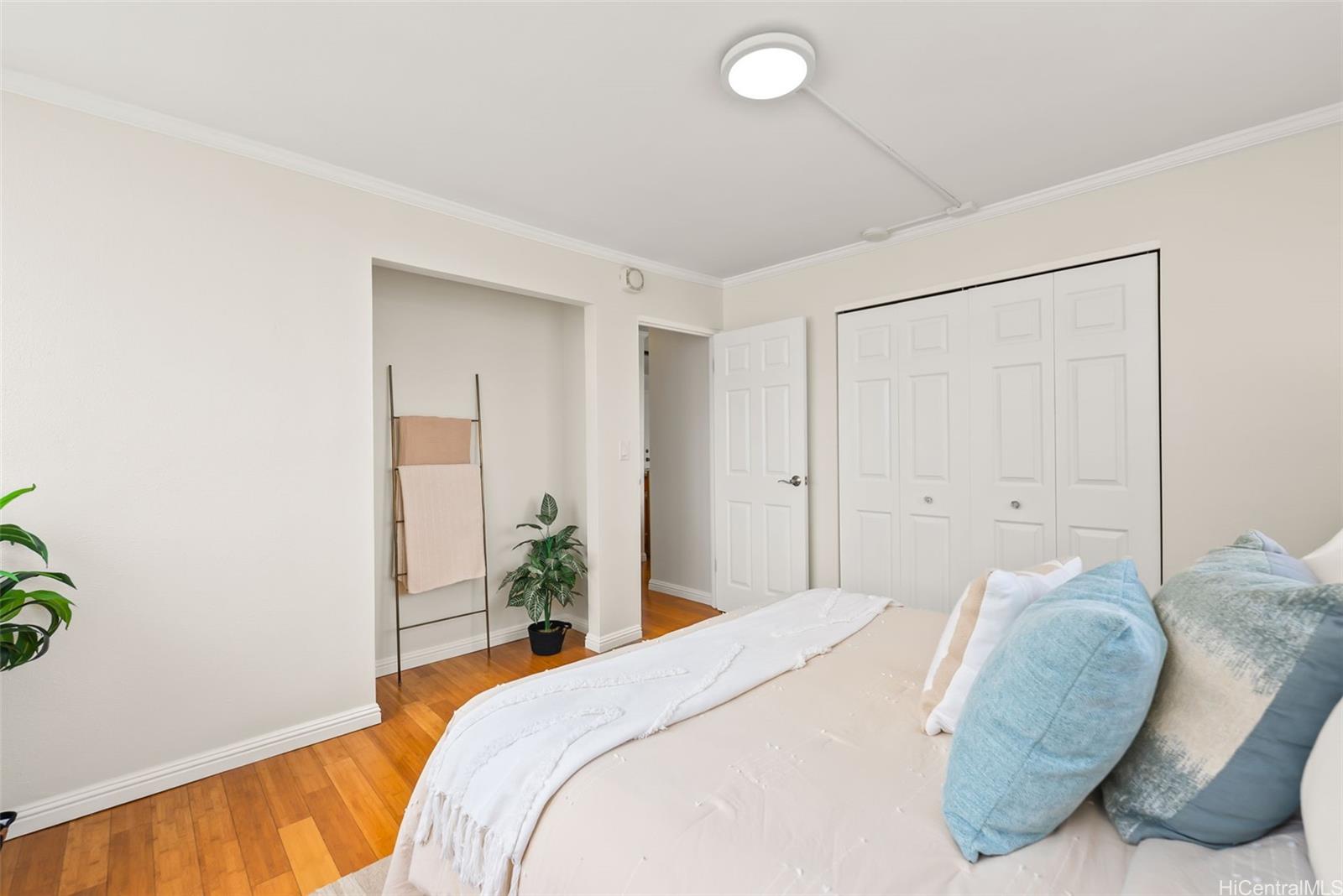 2637 Kuilei Street  Unit A75