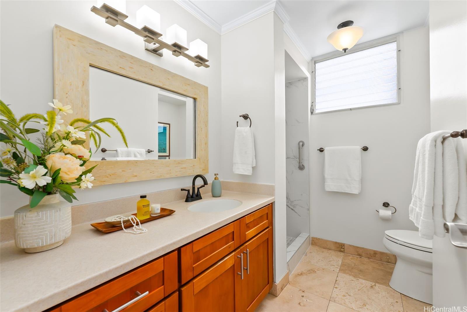 2637 Kuilei Street  Unit A75