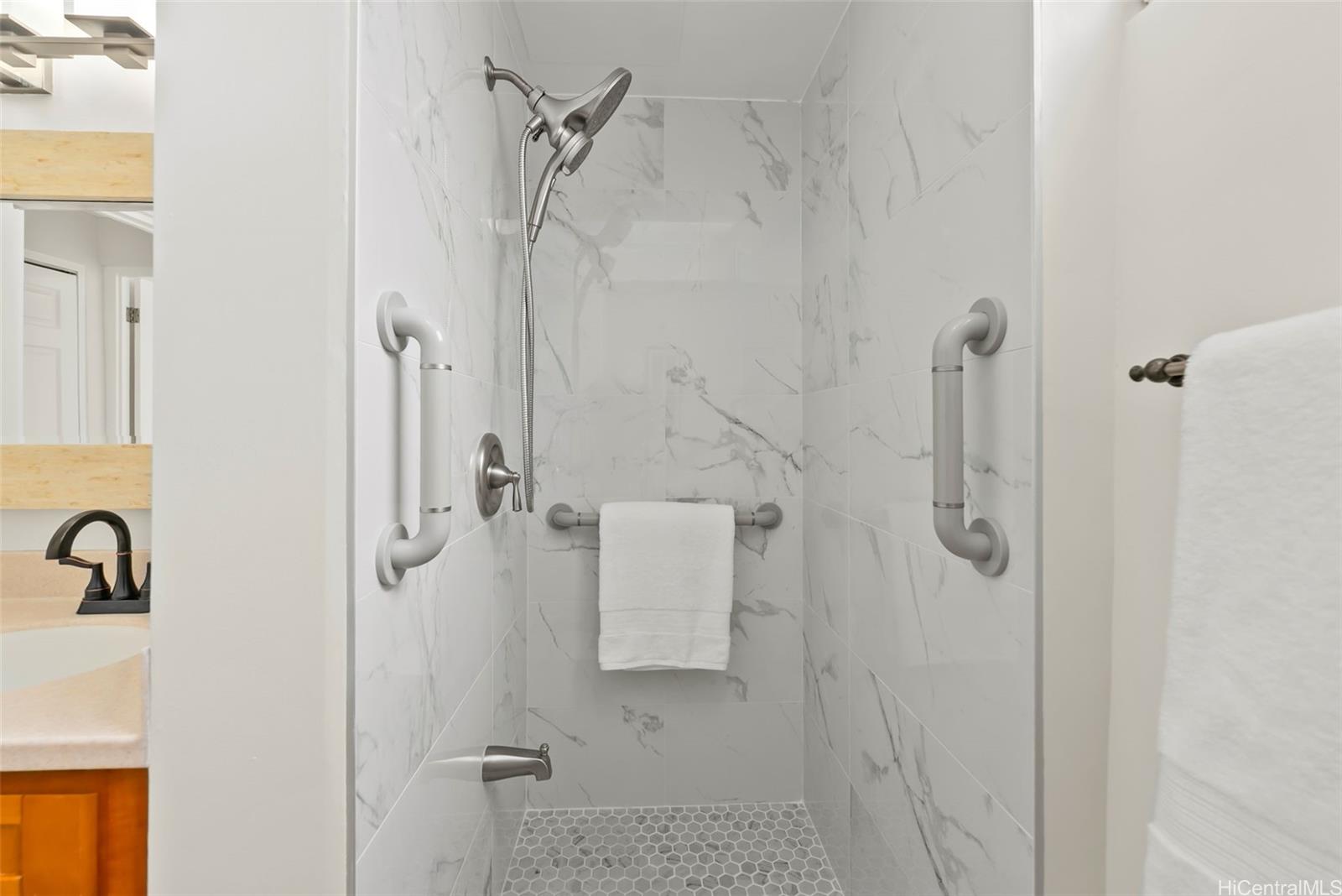 2637 Kuilei Street  Unit A75