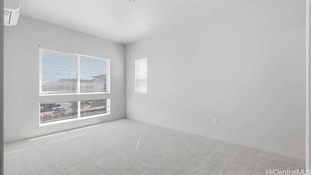 Photo 16 of 25