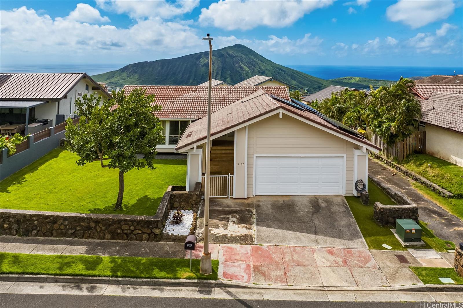 1137 Kaumoku Street
