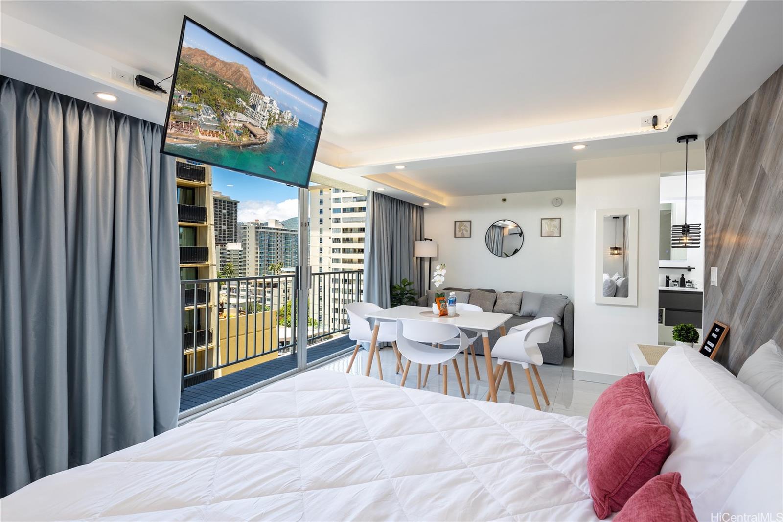 2427 Kuhio Avenue 1005