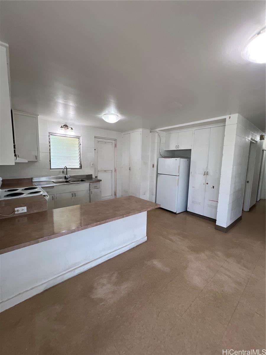 Photo 4 of 23