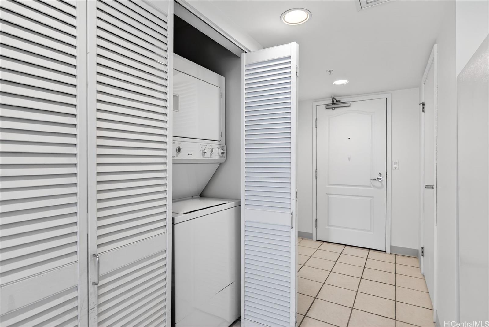 1314 Kalakaua Avenue  Unit 911