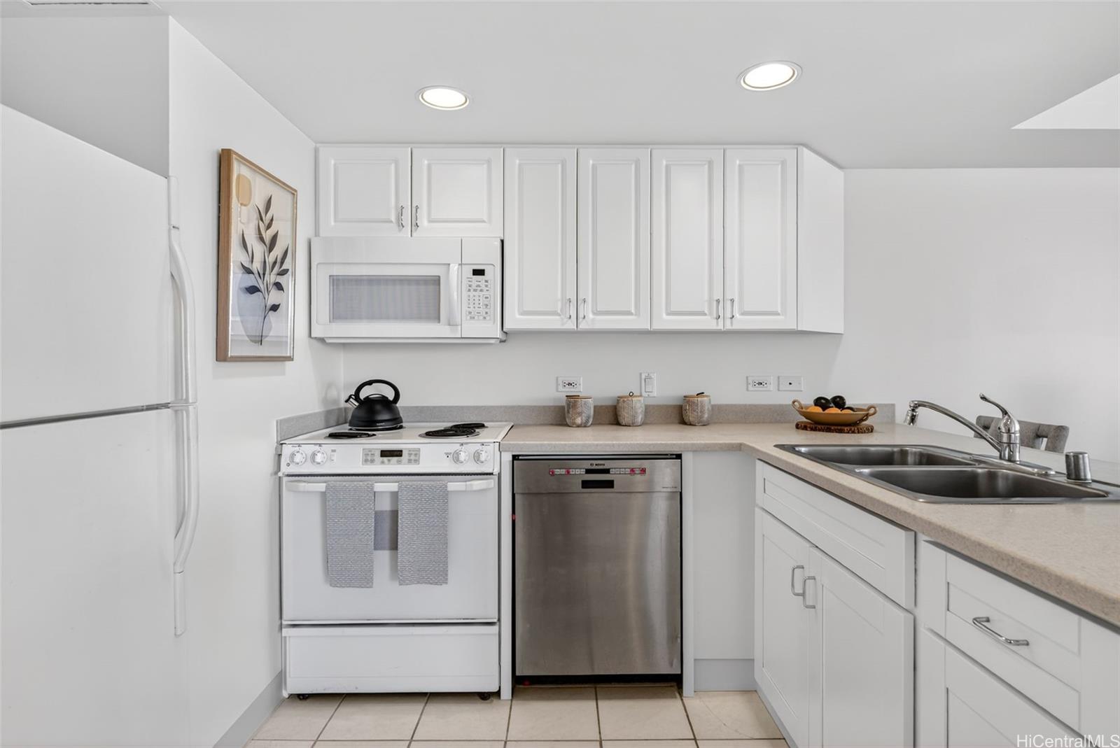 1314 Kalakaua Avenue  Unit 911