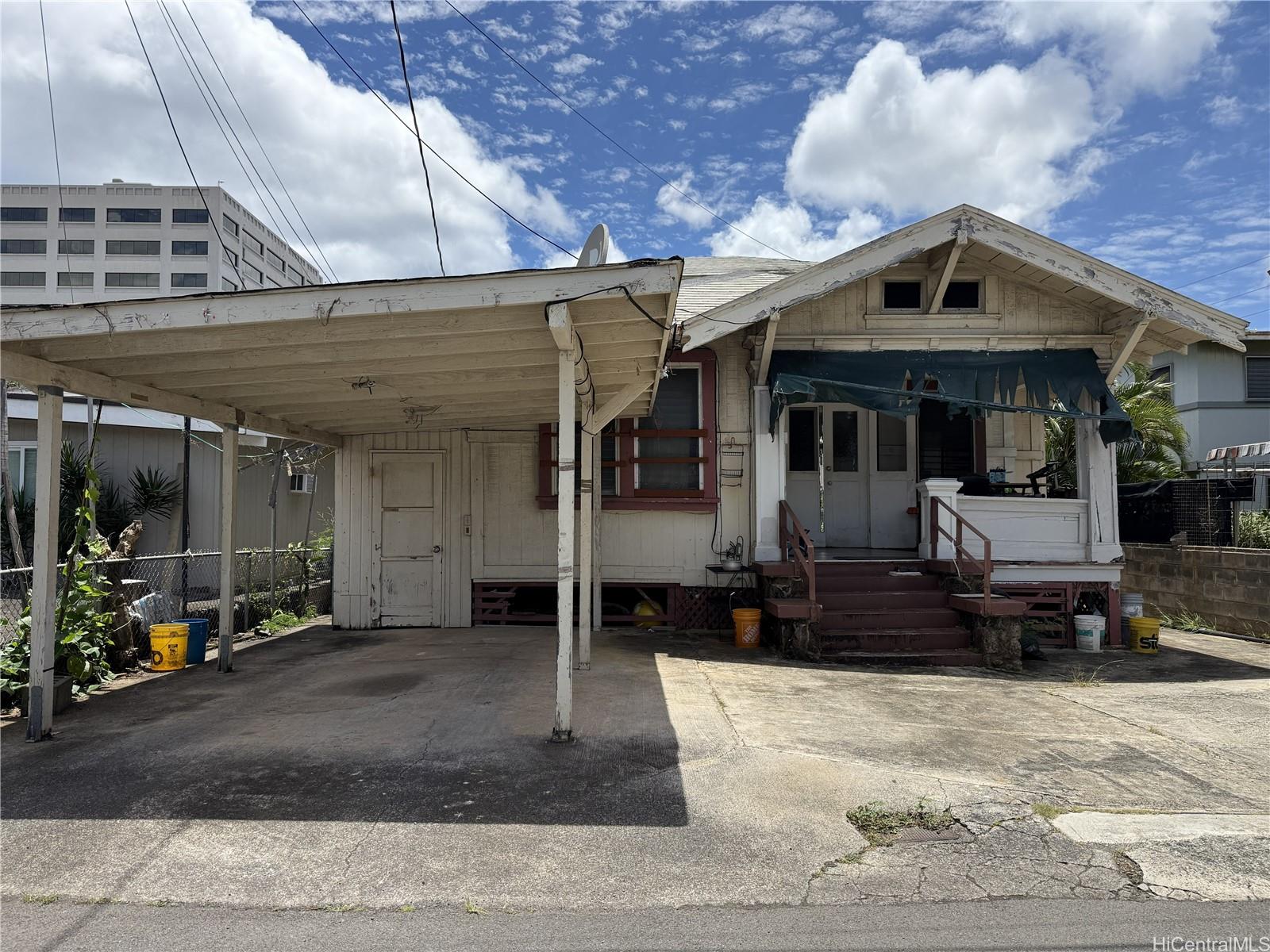 1825 Liliha Street  Unit B