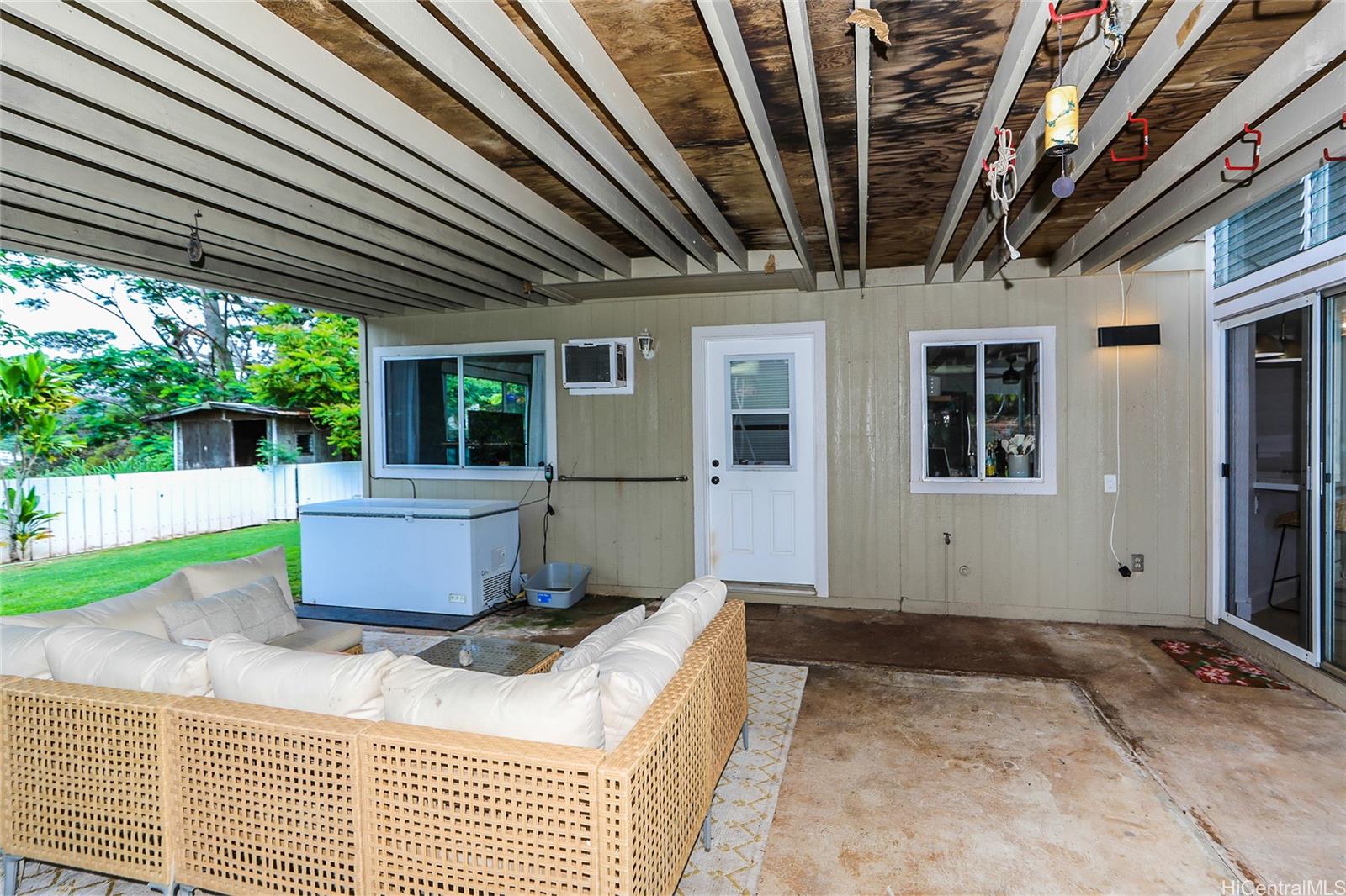 1614 Paukiki Street