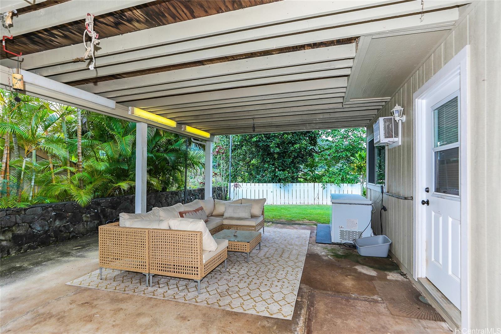 1614 Paukiki Street