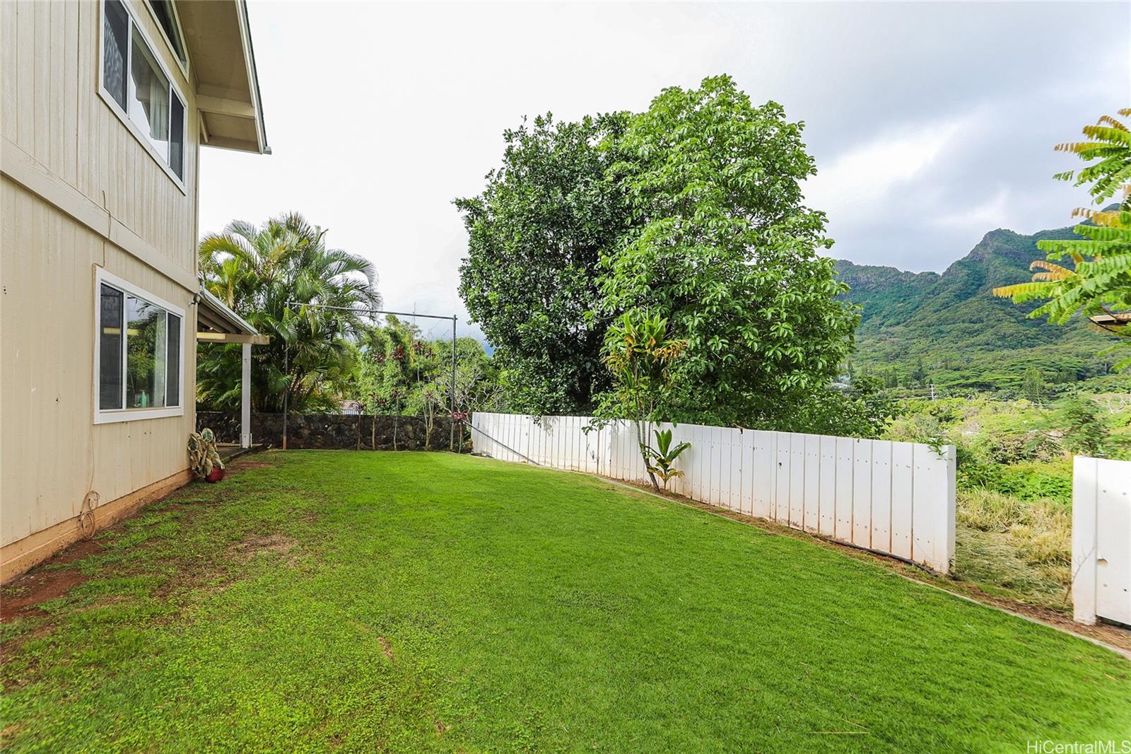 1614 Paukiki Street