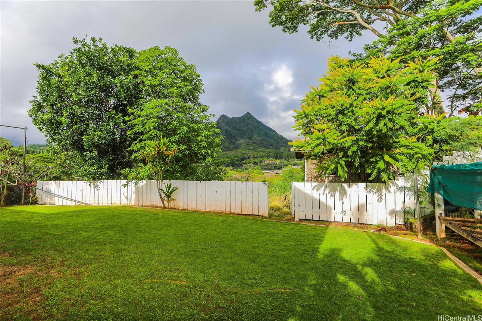 1614 Paukiki Street