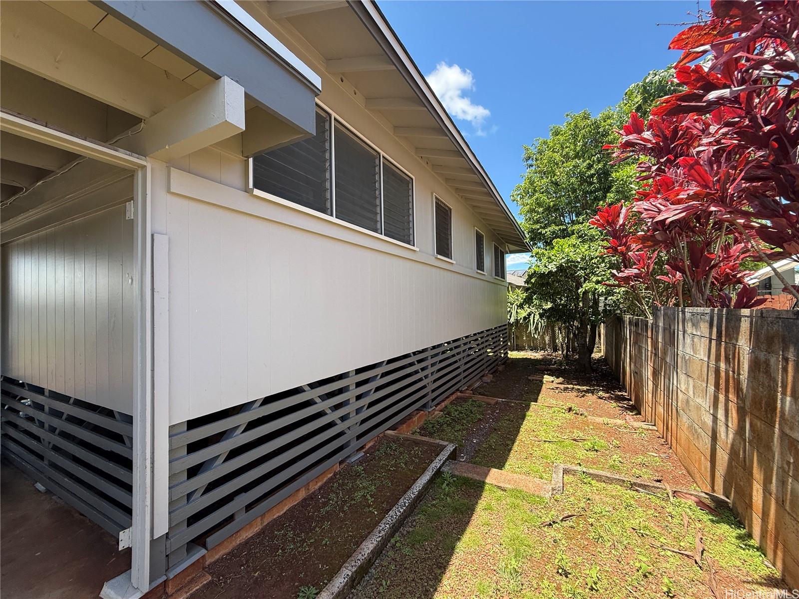 1221 Ihiihi Avenue
