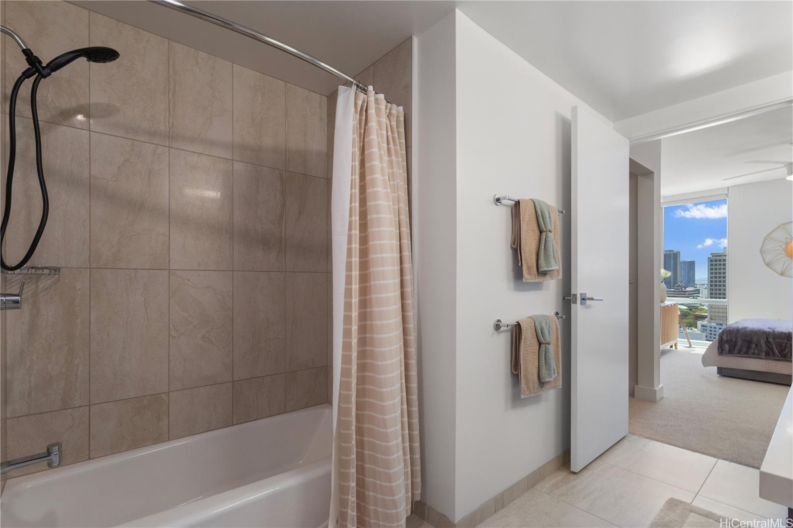 629 Keeaumoku Street  Unit 1710