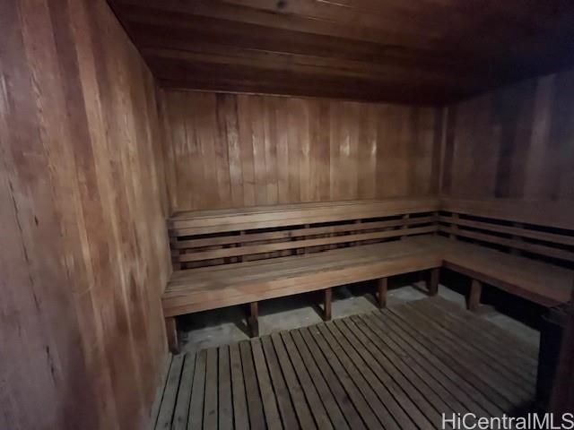 Photo 16 of 25