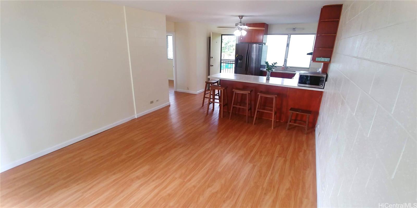 1099 Green Street B409