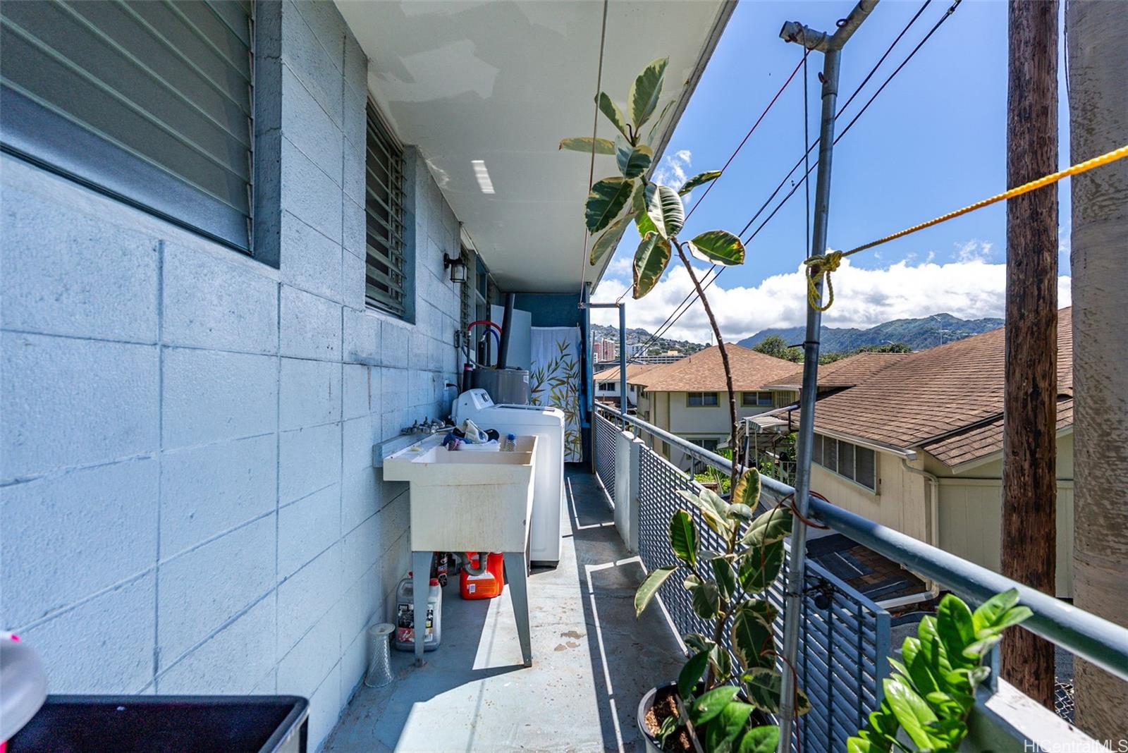 1119 Kokea Street  Unit C201