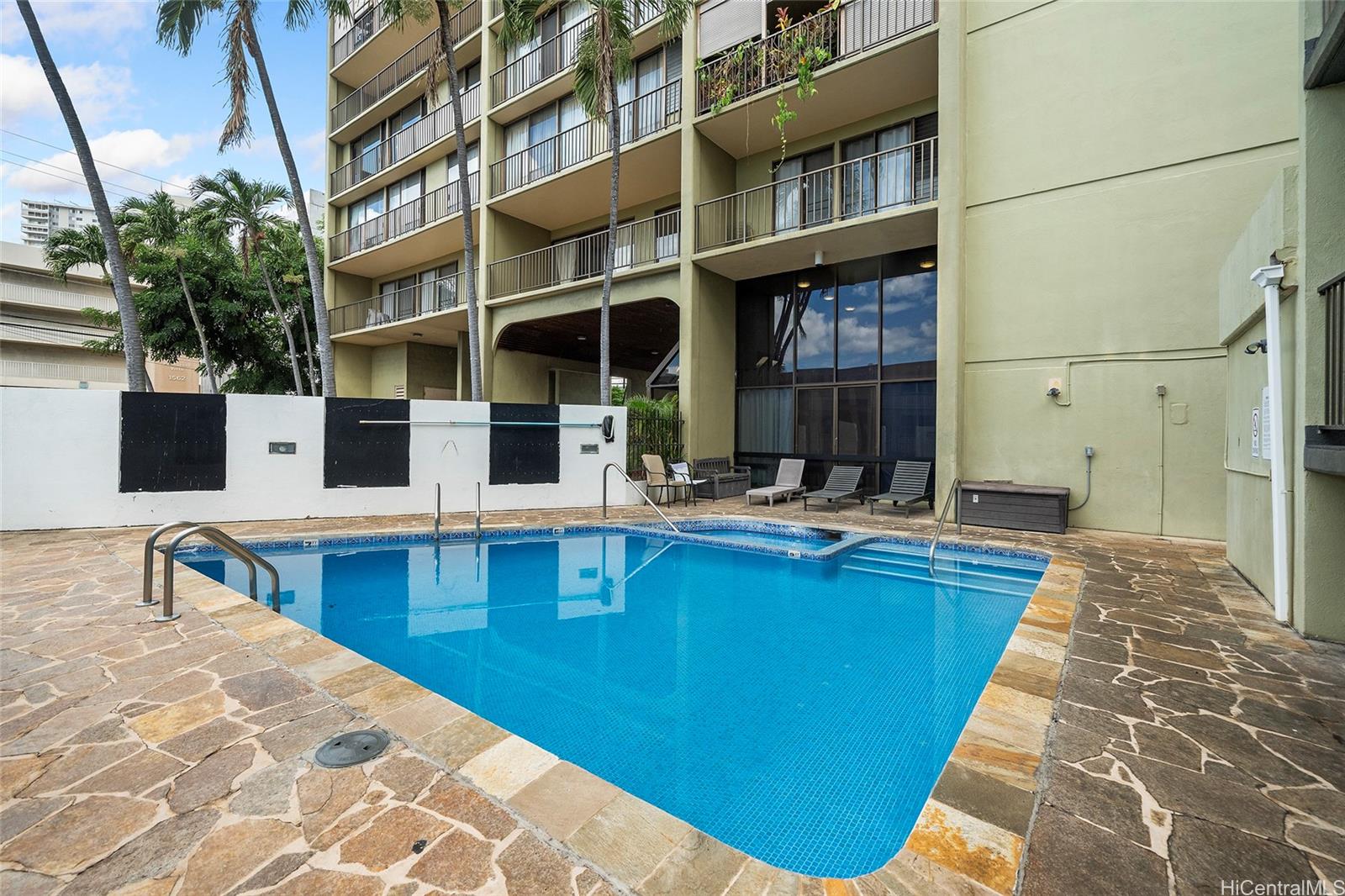 Photo 18 of 20