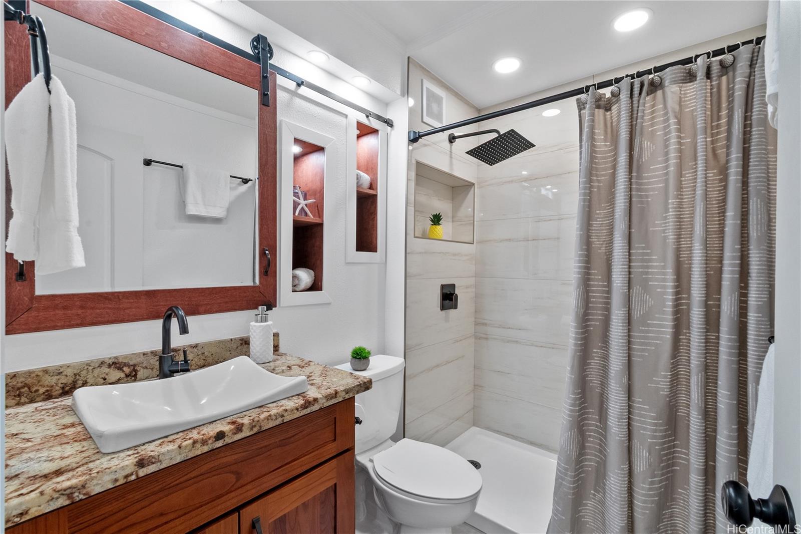 46-260 Kahuhipa Street  Unit C207
