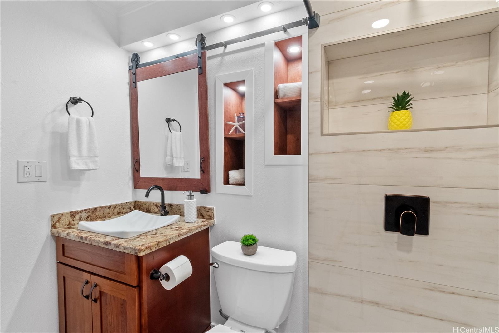 46-260 Kahuhipa Street  Unit C207