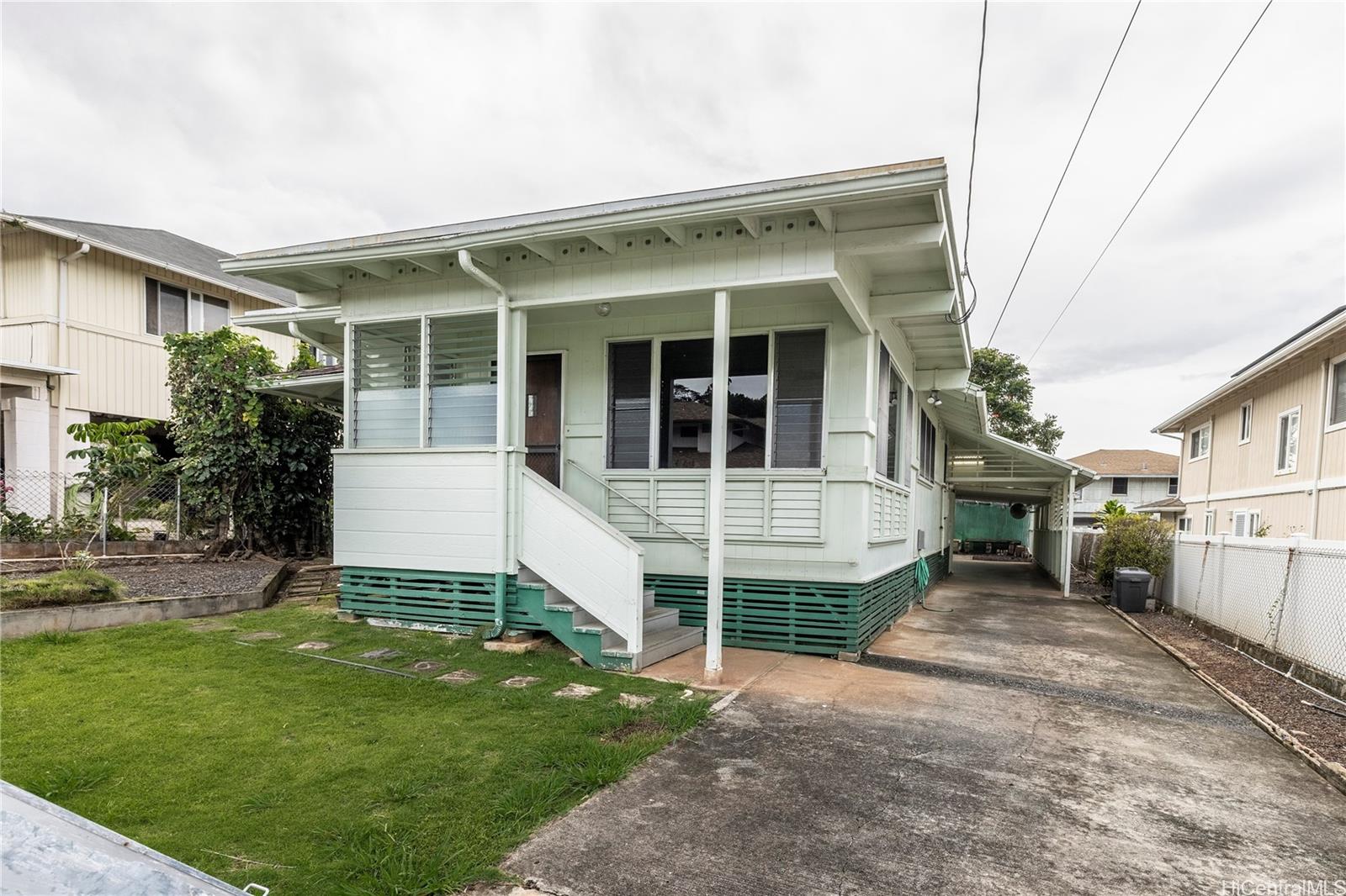 2121 Eheu Street