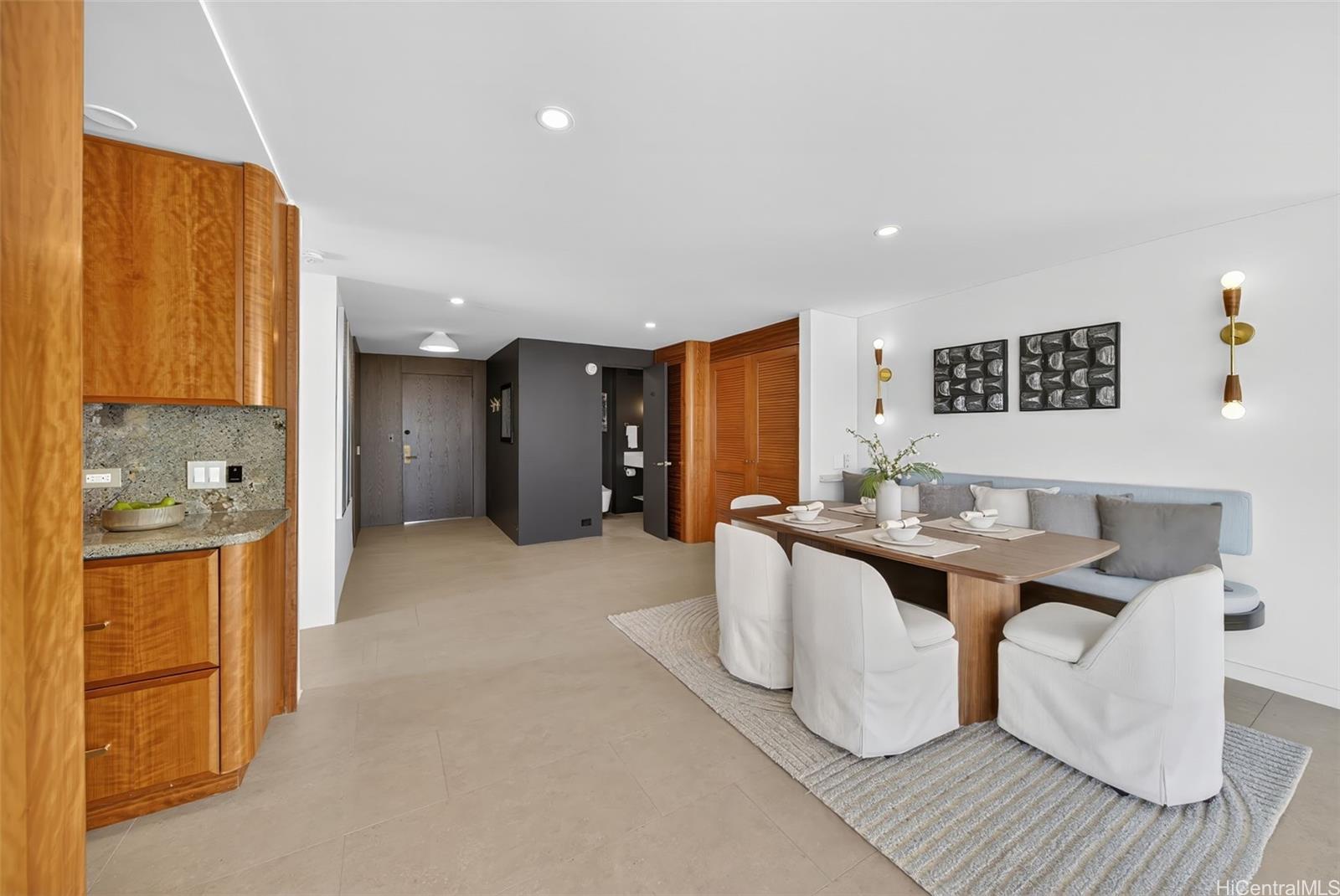 2979 Kalakaua Avenue  Unit 804