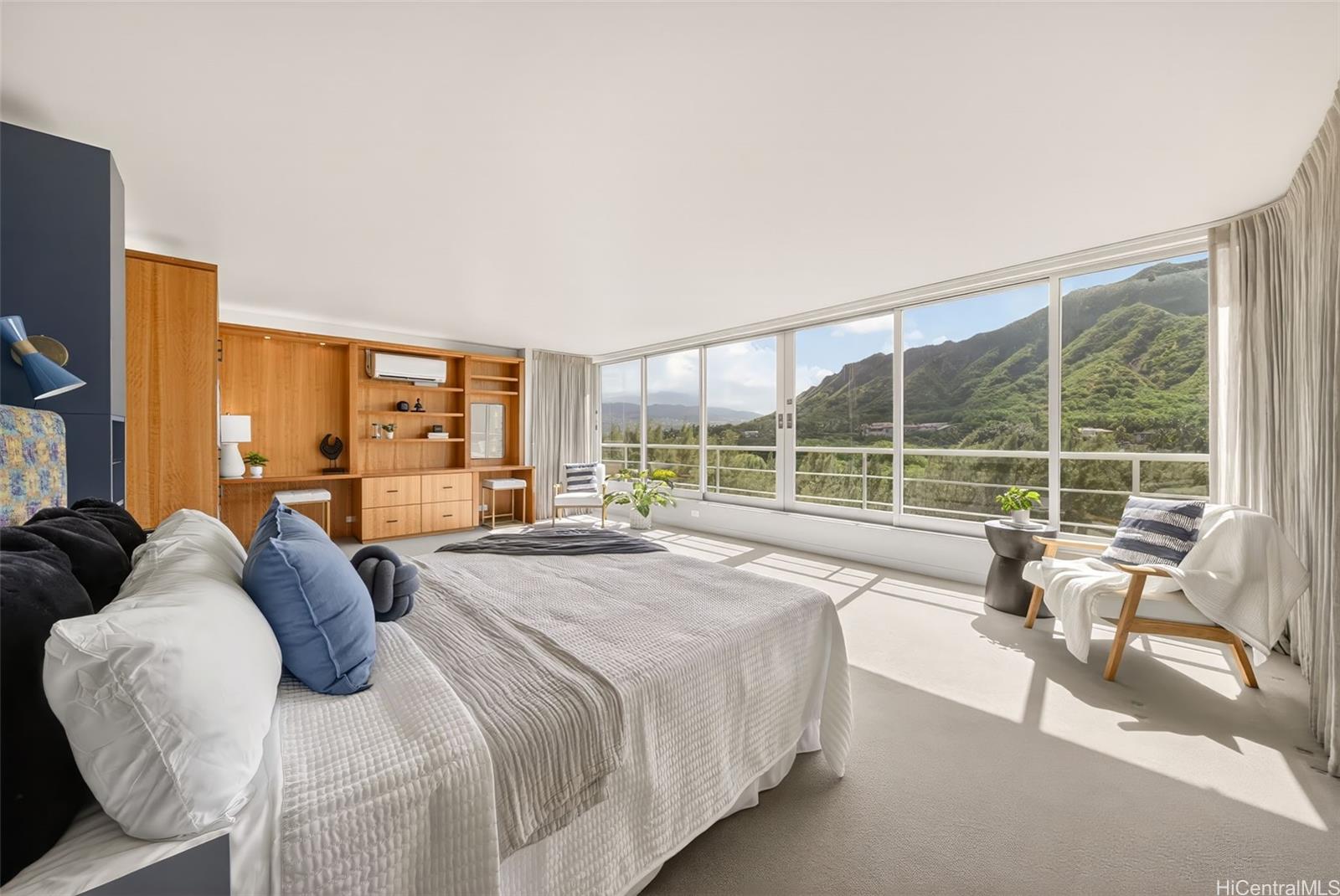 2979 Kalakaua Avenue  Unit 804