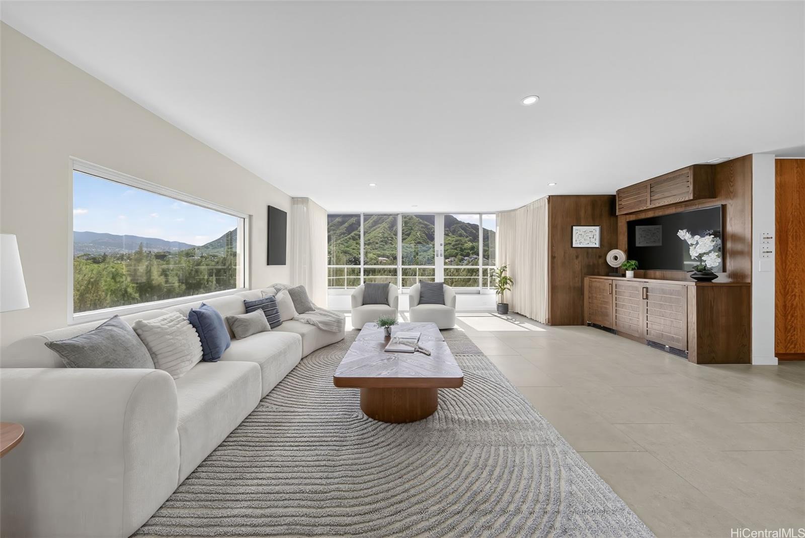 2979 Kalakaua Avenue  Unit 804