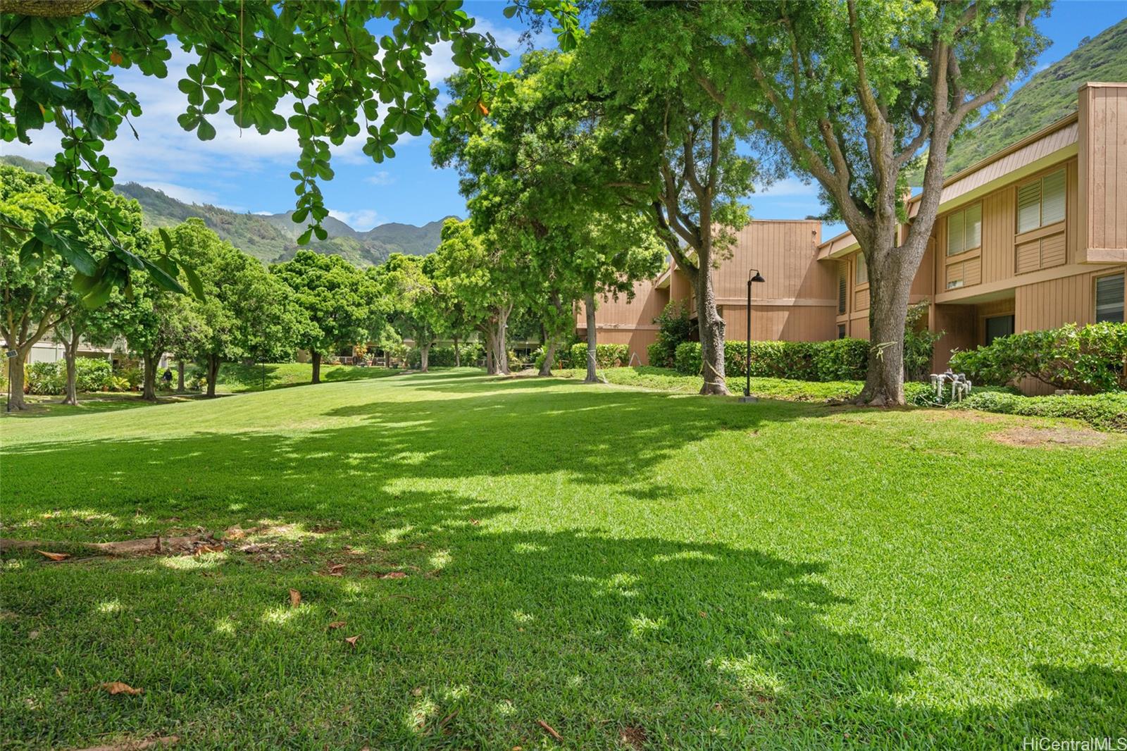 390F Haleloa Place  Unit A306