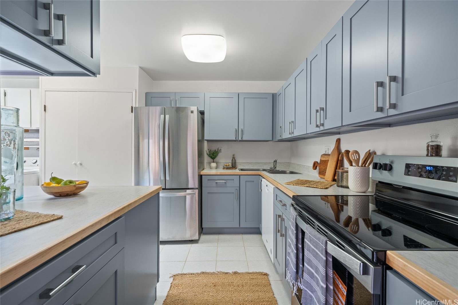 390F Haleloa Place  Unit A306