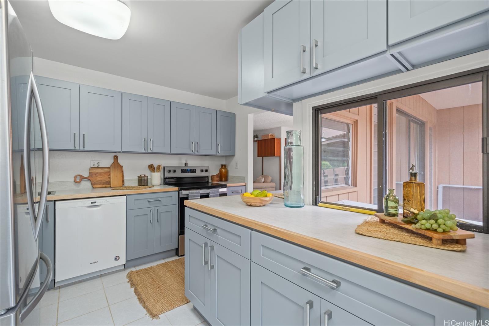 390F Haleloa Place  Unit A306