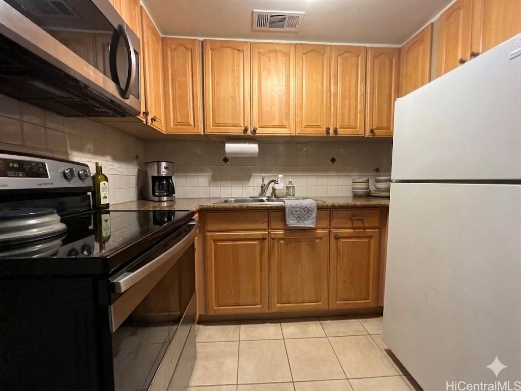 225 Queen Street  Unit 14A