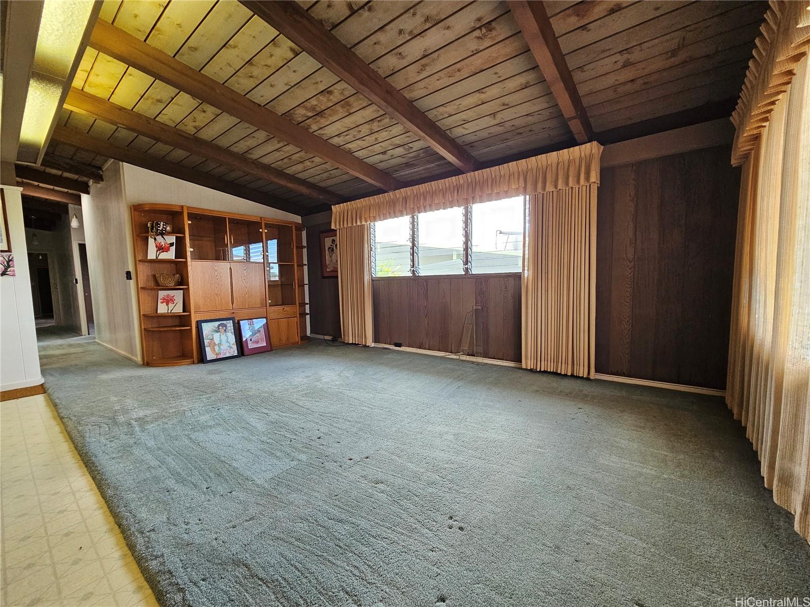 Photo 4 of 25